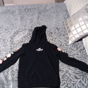 A kids  Hollister rose  hoodie